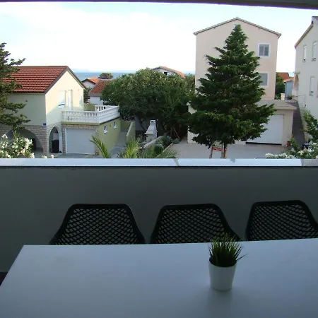 Konstruktivan Apartament Vir