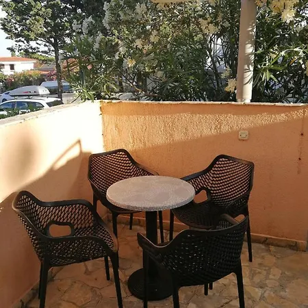Apartament Konstruktivan *
