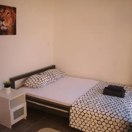 Konstruktivan Apartament