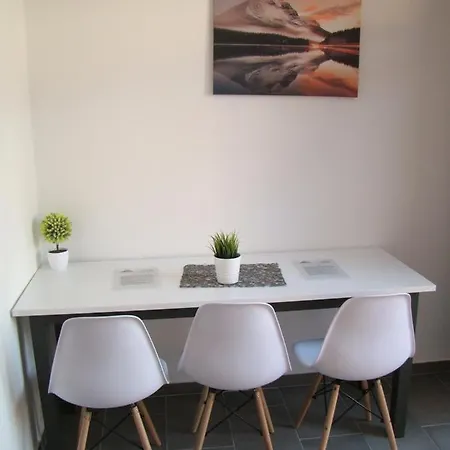 Apartament Konstruktivan *