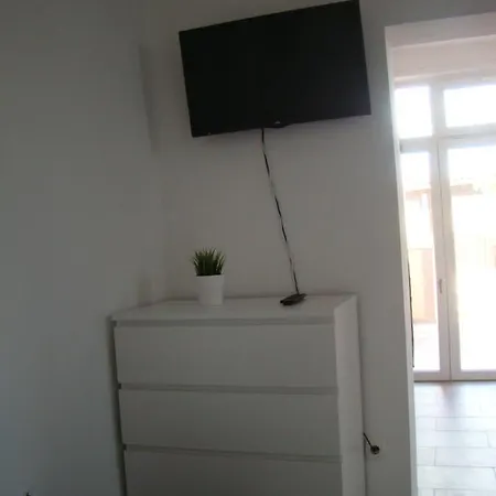 Konstruktivan Apartament