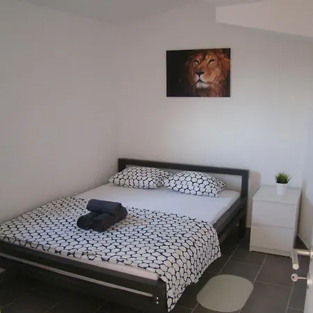 Apartament Konstruktivan