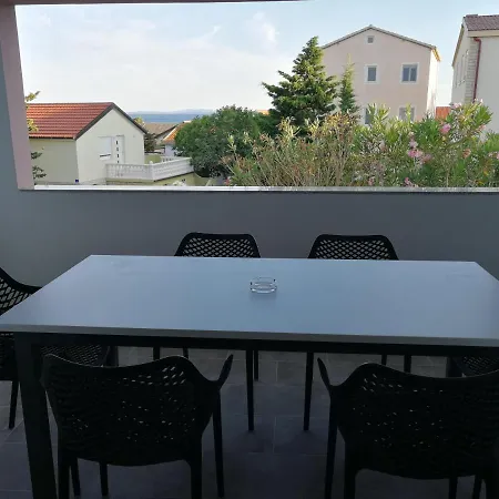 Apartament Konstruktivan
