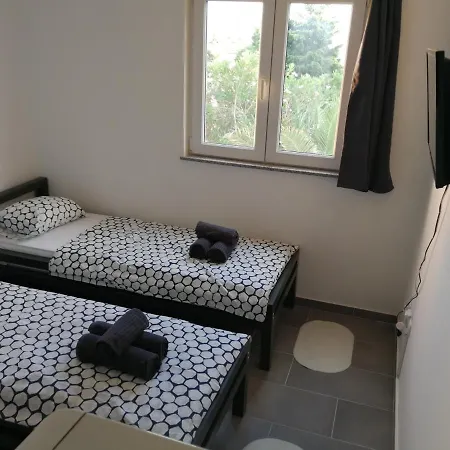 Konstruktivan Apartament