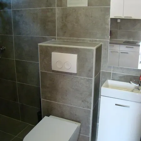 Konstruktivan Apartament *