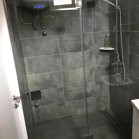 Konstruktivan Apartament *