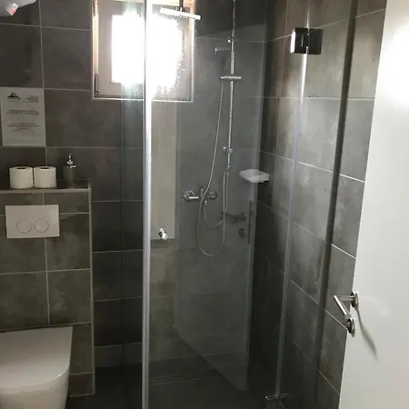 Konstruktivan Apartament